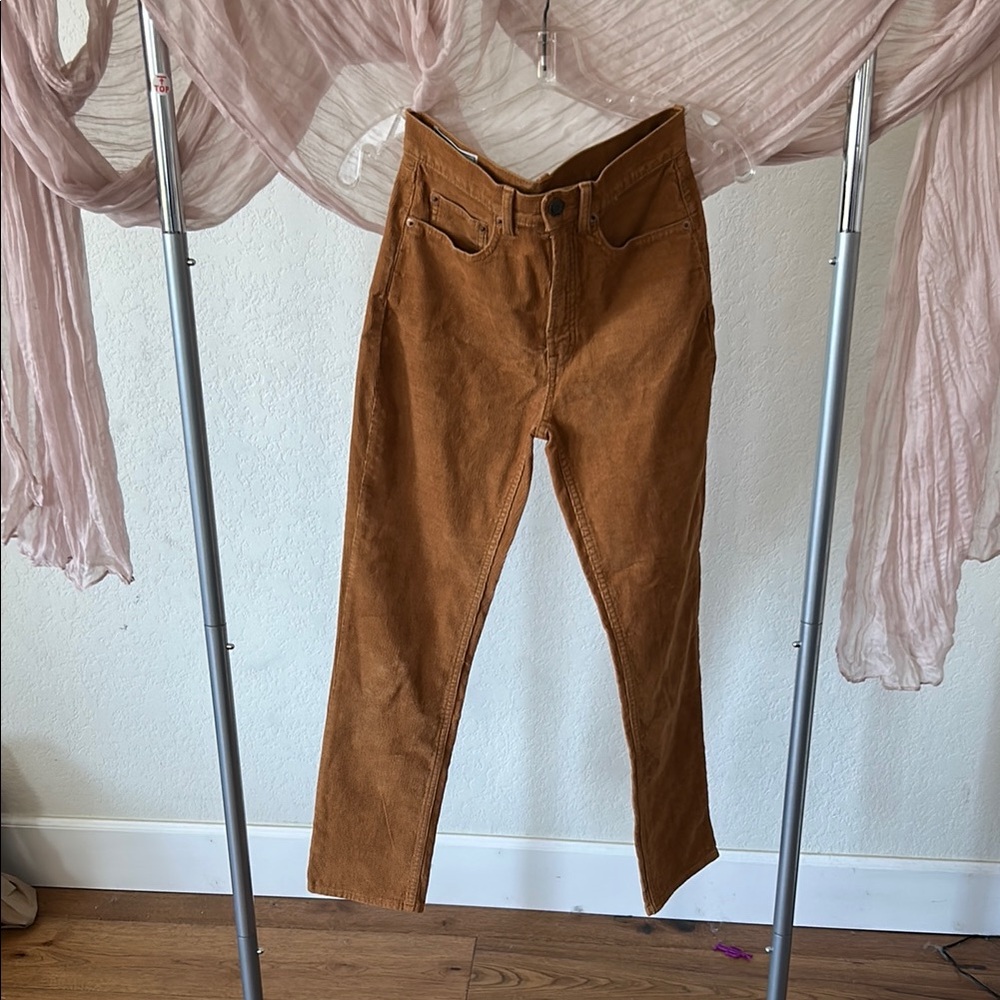 GAP High Rise Cigarette Pants in Tan